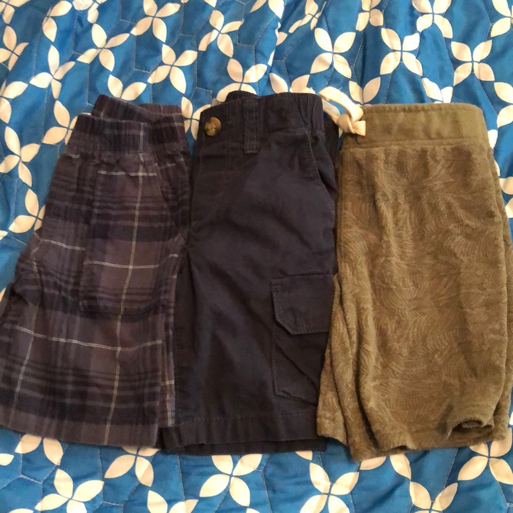 3 pairs 3T boys shorts! Old Navy & Circo brand